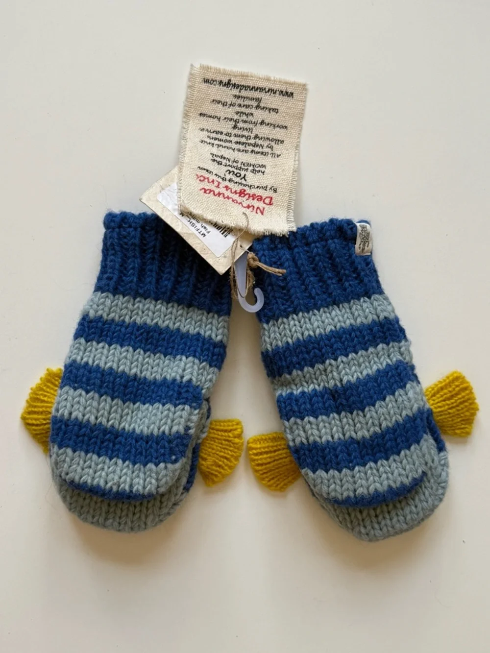 Nirvanna Designs Kids Unisex Fish Mittens - Size M (4-10Y)